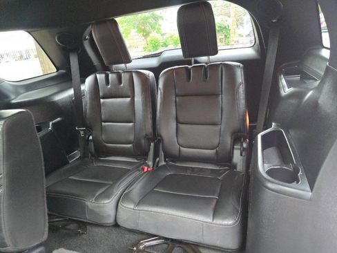 Used 2017 Ford Explorer Limited w/ Equipment Group 301A AWD/4WD image 19