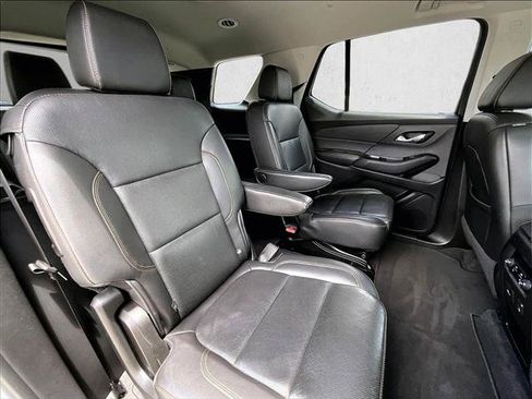 Used 2020 Chevrolet Traverse Premier FWD image 28