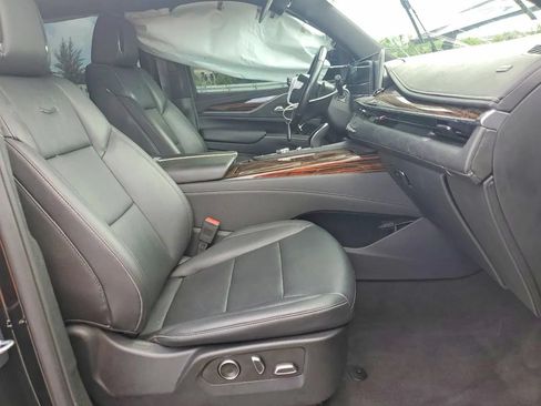 Used 2023 Cadillac Escalade Luxury RWD image 7