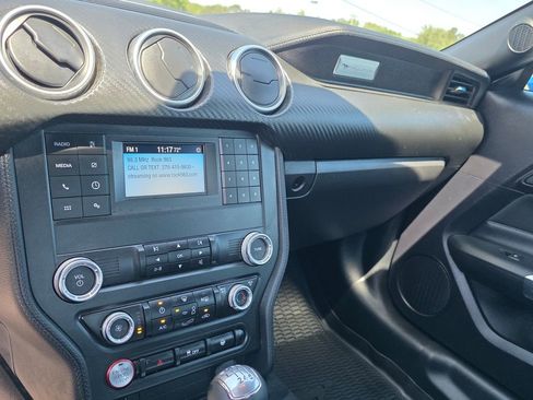 Used 2019 Ford Mustang Coupe RWD image 26