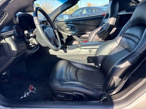 Used 2004 Chevrolet Corvette Convertible w/ Preferred Equipment Group RWD image 42