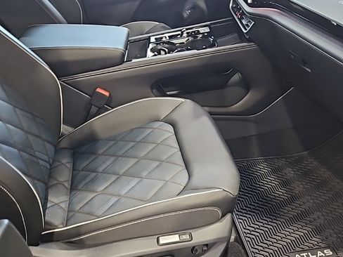 New 2026 Volkswagen Atlas Cross Sport SEL Premium R-Line image 13