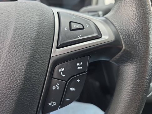 Used 2018 Ford Fusion SE FWD image 17