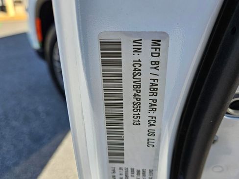 Used 2023 Jeep Wagoneer Series II image 6