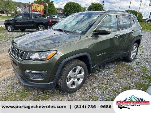Used 2019 Jeep Compass Latitude w/ Cold Weather Group AWD/4WD image 1