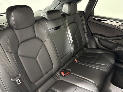 Certified 2023 Porsche Macan image 23