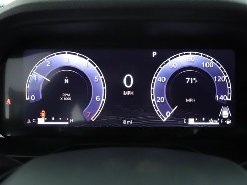 New 2025 Jeep Grand Cherokee Altitude image 11