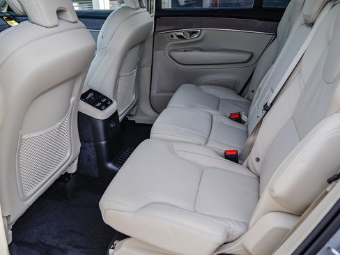 New 2026 Volvo XC90 T8 Ultra w/ Protection Package Premier AWD/4WD image 18