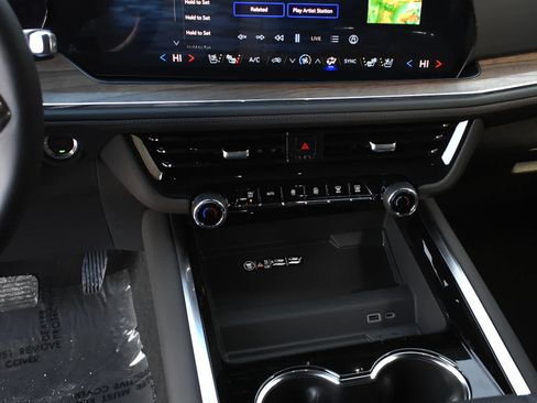 New 2026 Chevrolet Tahoe High Country w/ Sun And Tow Package image 18