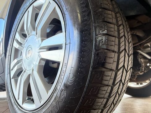 Used 2014 Cadillac SRX Luxury w/ Driver Awareness Package image 27