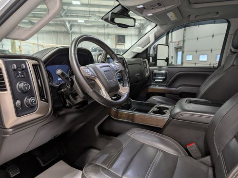 Used 2018 GMC Sierra 2500 Denali image 16