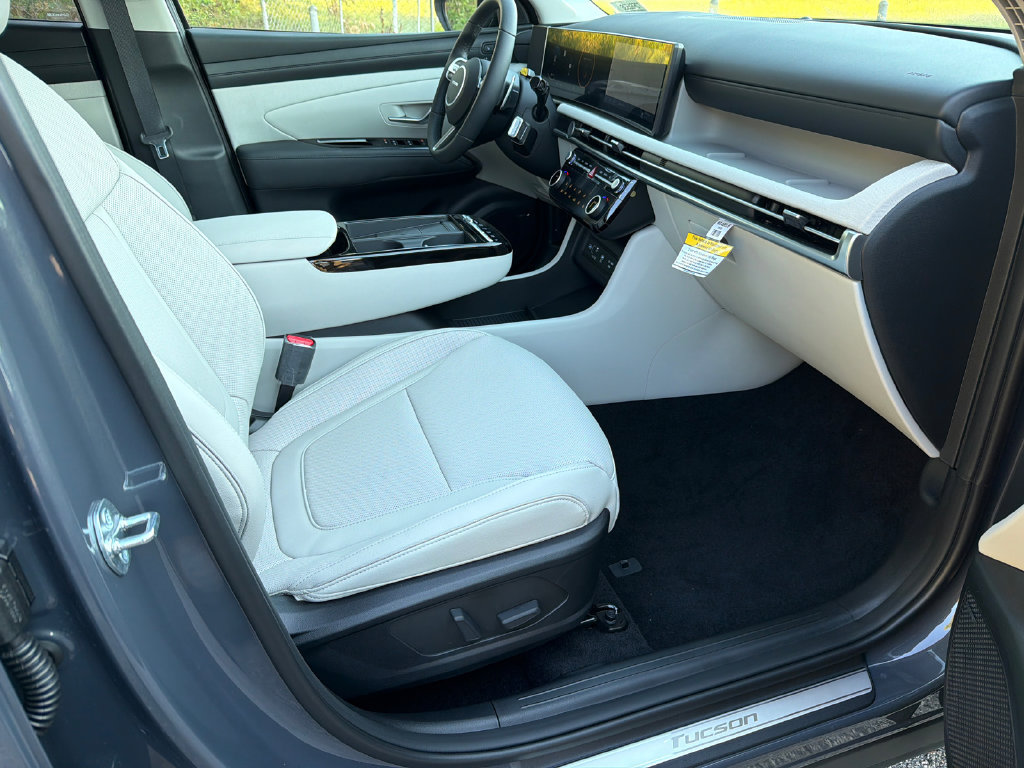New 2026 Hyundai Tucson Limited FWD image 13