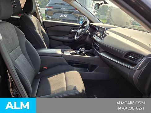 Used 2025 Nissan Rogue SV FWD image 18