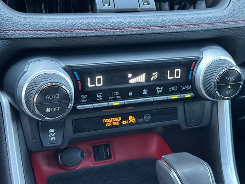 Certified 2021 Toyota RAV4 TRD Off-Road AWD/4WD image 20