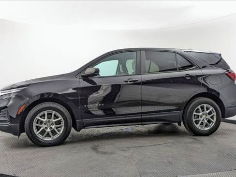 Used 2024 Chevrolet Equinox LS w/ LS Convenience Package FWD image 3
