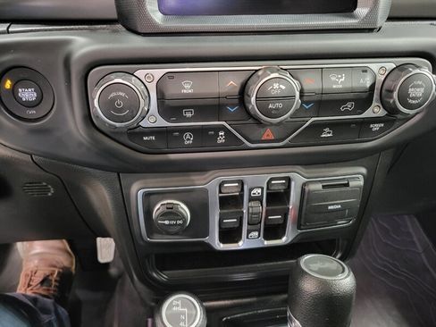 Used 2023 Jeep Wrangler Unlimited Sport AWD/4WD image 41