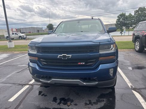 Used 2017 Chevrolet Silverado 1500 LT w/ LT Plus Package AWD/4WD image 2