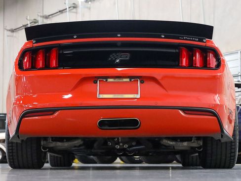Used 2016 Ford Mustang GT Premium w/ GT Performance Package RWD image 27