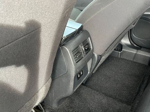 Used 2025 Nissan Rogue SV FWD image 24
