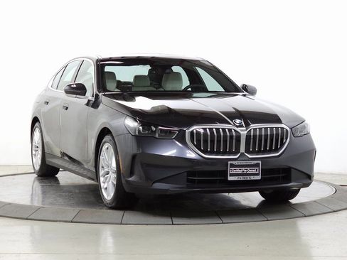 Certified 2025 BMW 530i xDrive image 1