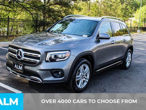 Used 2022 Mercedes-Benz GLB 250 4MATIC w/ Premium Package Lite image 3