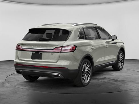 Used 2020 Lincoln Nautilus Premier w/ Equipment Group 101A AWD/4WD image 2