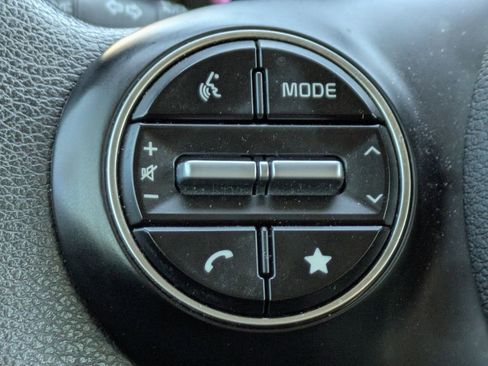 Used 2023 Kia Soul LX image 25