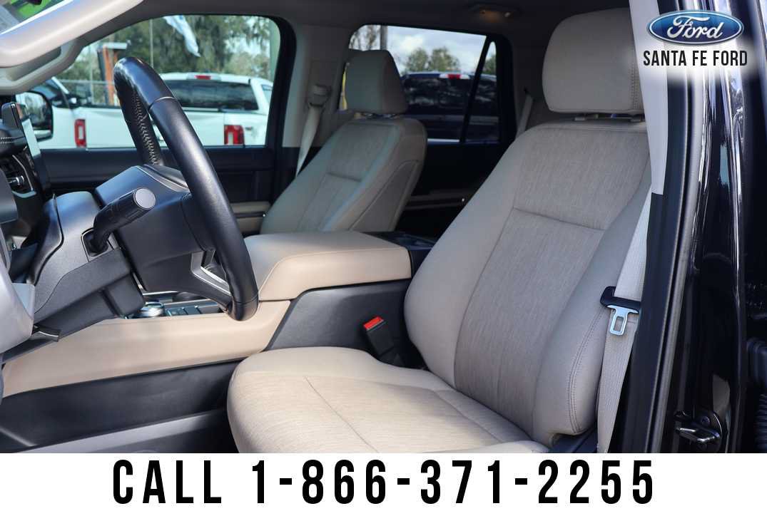 Used 2024 Ford Expedition XLT RWD image 13