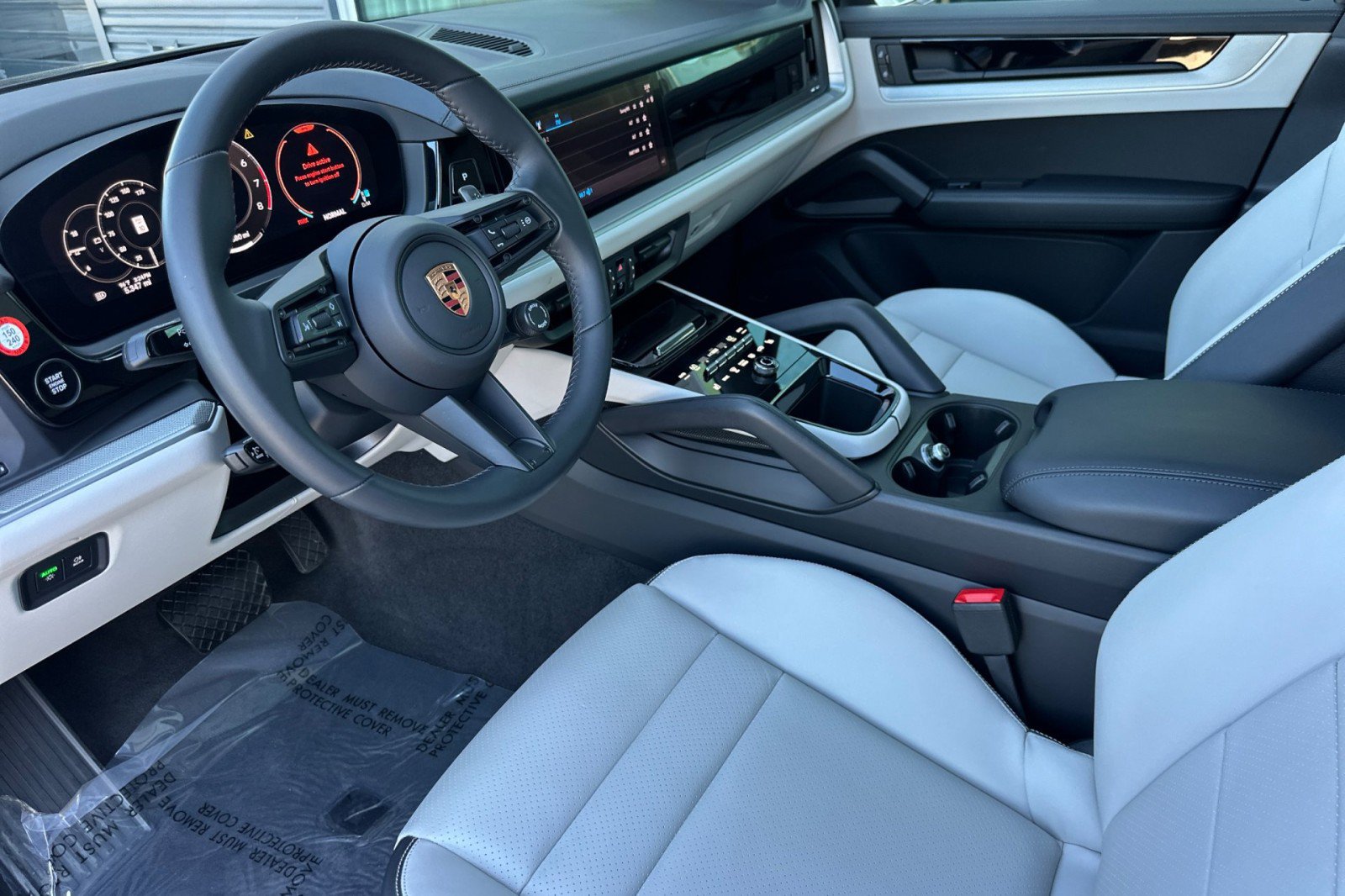 Used 2026 Porsche Cayenne AWD/4WD image 4