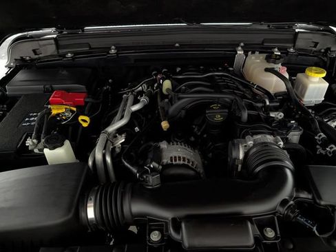 Used 2022 Jeep Gladiator Sport AWD/4WD image 27