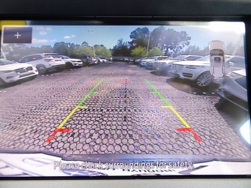 Used 2020 Ford Edge SE FWD image 21