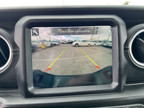 Used 2020 Jeep Gladiator Overland image 20