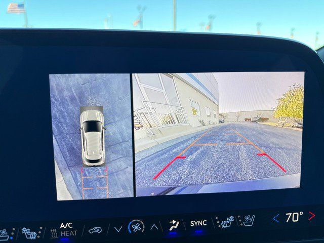 Used 2025 Chevrolet Equinox EV LT w/ Convenience Package II FWD image 23