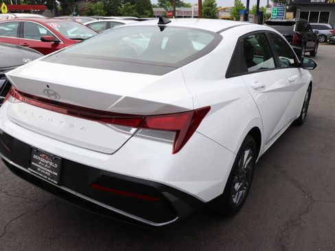 Used 2024 Hyundai Elantra SEL FWD image 5