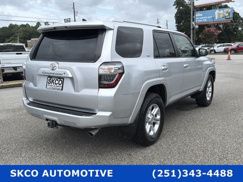 Used 2016 Toyota 4Runner SR5 RWD image 5