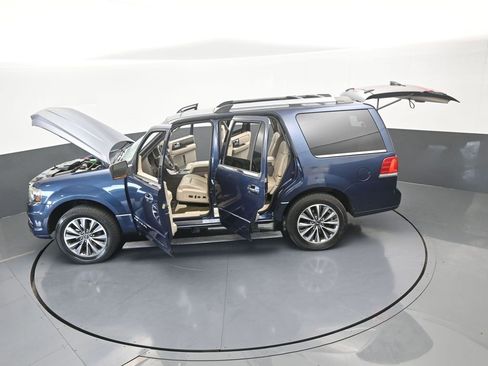 Used 2016 Lincoln Navigator Select image 64