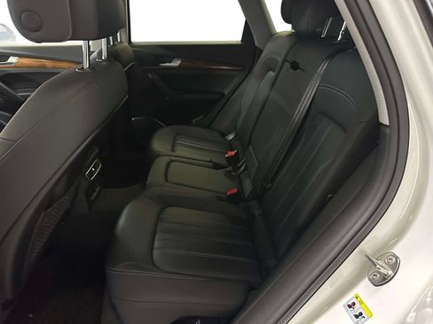 Used 2023 Audi Q5 2.0T Premium Plus w/ Convenience Package AWD/4WD image 18