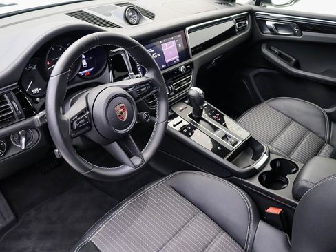 Used 2023 Porsche Macan Turbo AWD/4WD image 23