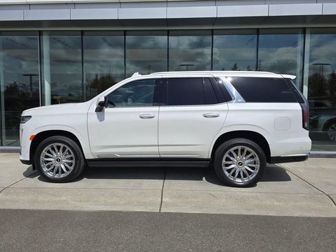 Used 2024 Cadillac Escalade Premium Luxury w/ Performance Package AWD/4WD image 2