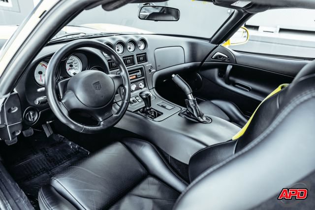 Used 2001 Dodge Viper GTS RWD image 2