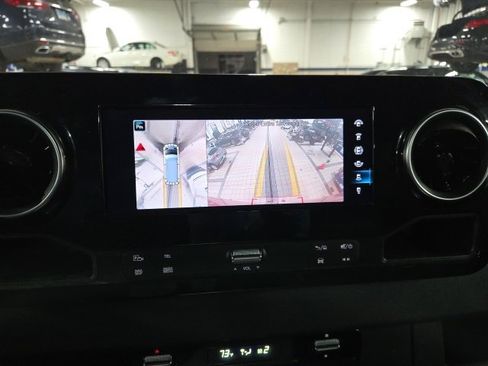 Used 2022 Mercedes-Benz Sprinter 2500 image 14
