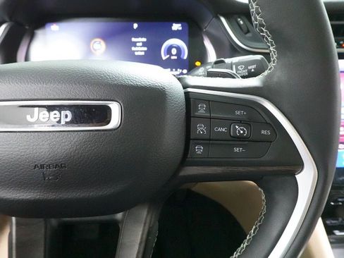 Used 2023 Jeep Grand Cherokee L Limited w/ Luxury Tech Group II image 15