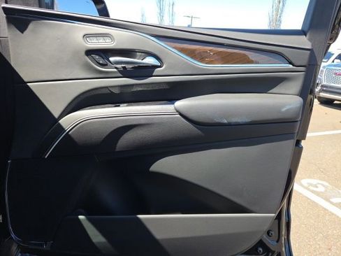Used 2023 Cadillac Escalade ESV Premium Luxury Platinum image 26