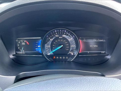 Used 2018 Ford Explorer XLT w/ XLT Appearance Package AWD/4WD image 19