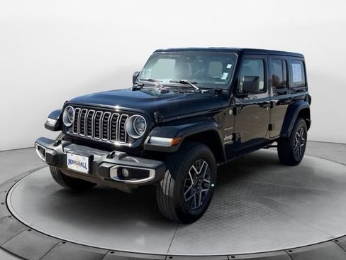Used 2024 Jeep Wrangler Unlimited Sahara AWD/4WD image 7