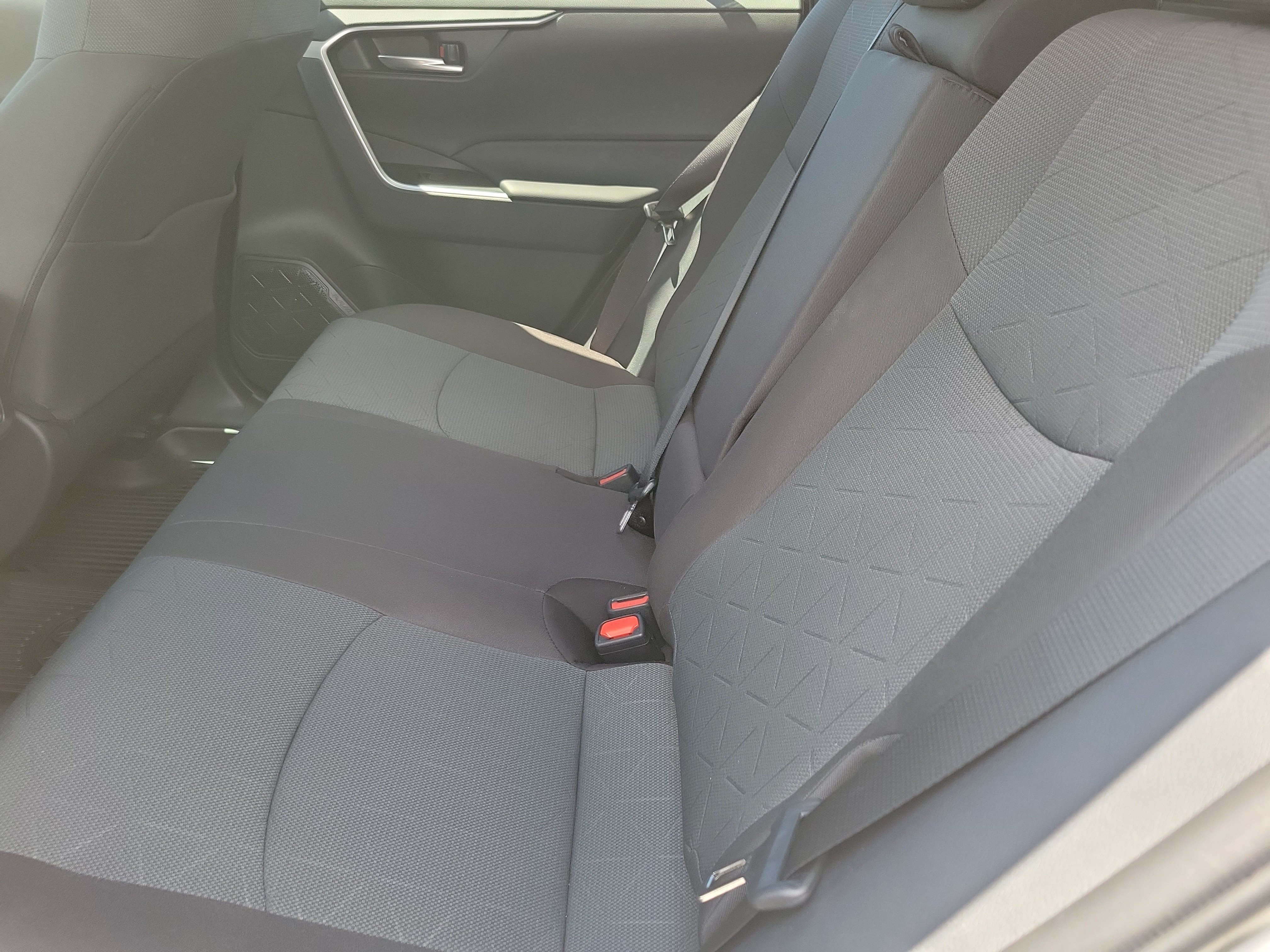 Used 2025 Toyota RAV4 XLE w/ Convenience Package FWD image 13