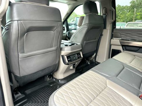 Used 2025 Ford F250 Platinum w/ Platinum Plus Package AWD/4WD image 24