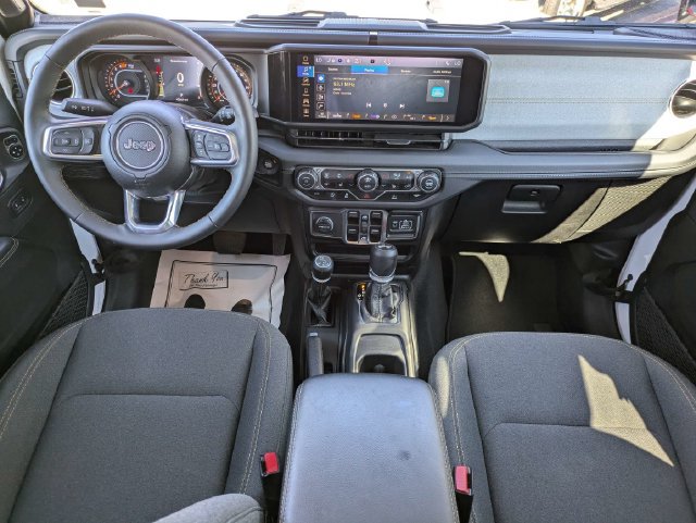 Used 2025 Jeep Wrangler Unlimited Sahara AWD/4WD image 19