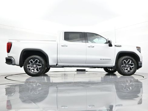 New 2026 GMC Sierra 1500 SLT w/ SLT Convenience Package image 34