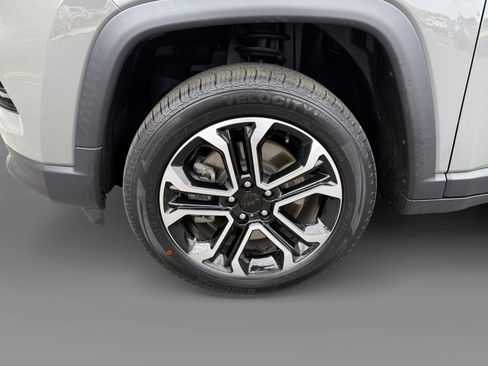 Used 2023 Jeep Compass Limited image 9